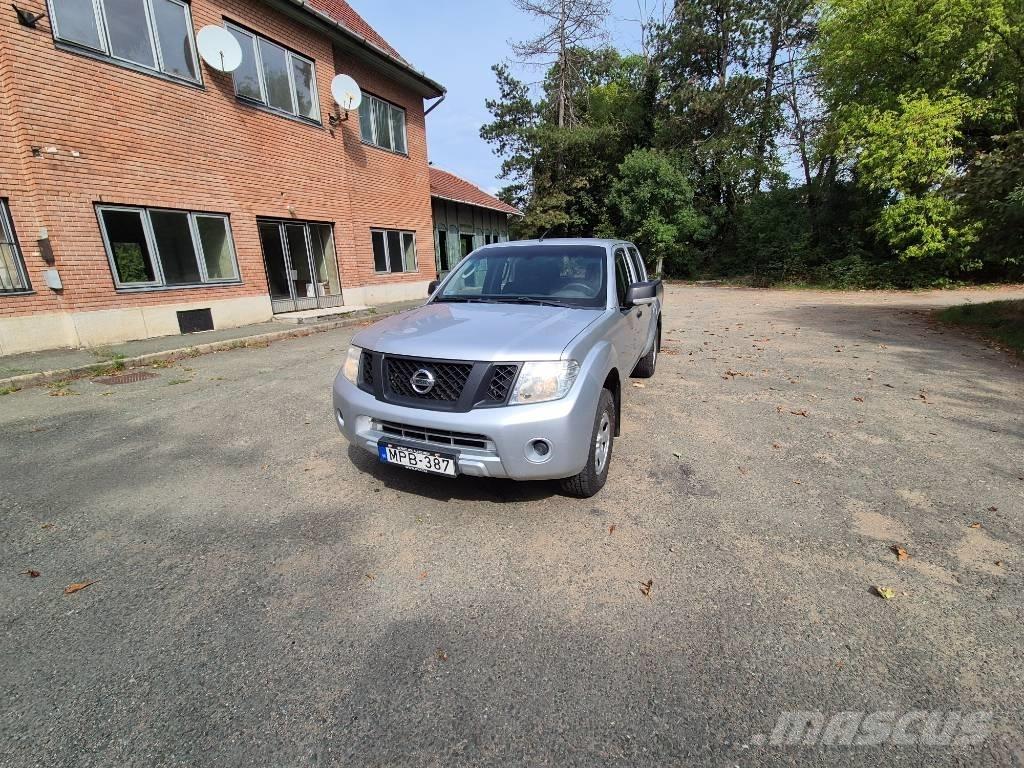 Nissan Navara 皮卡车
