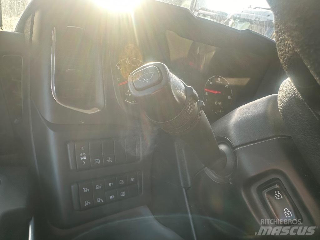 Scania P250 厢式货车
