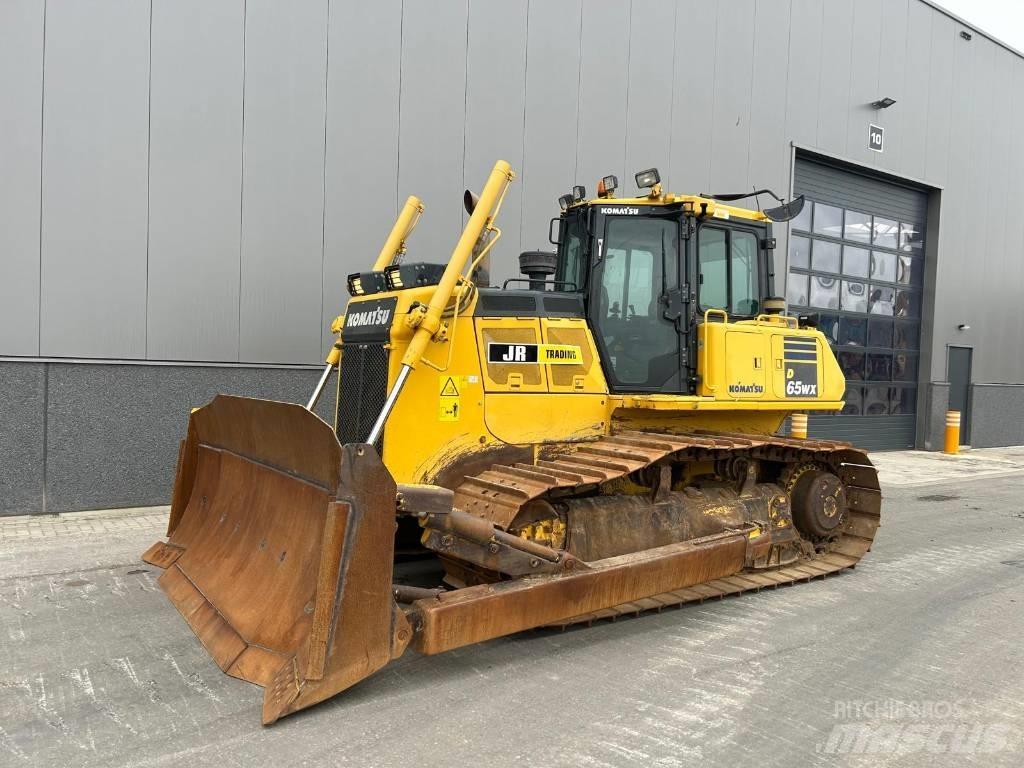 Komatsu D 65 WX-18 履带式推土机