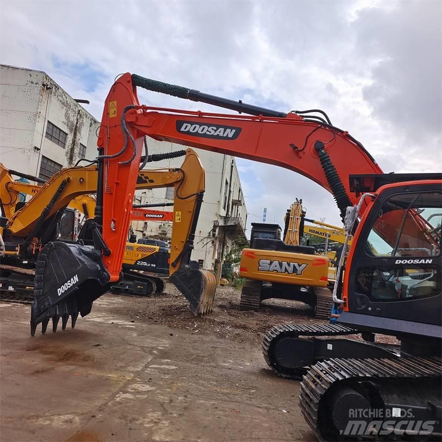 Doosan DX300 履带挖掘机
