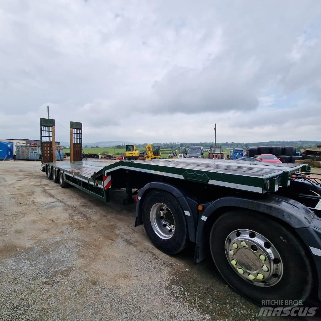 Nooteboom OSD-48-03 低平板半挂车