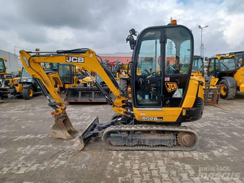 JCB 8026 CTS 小型挖掘机