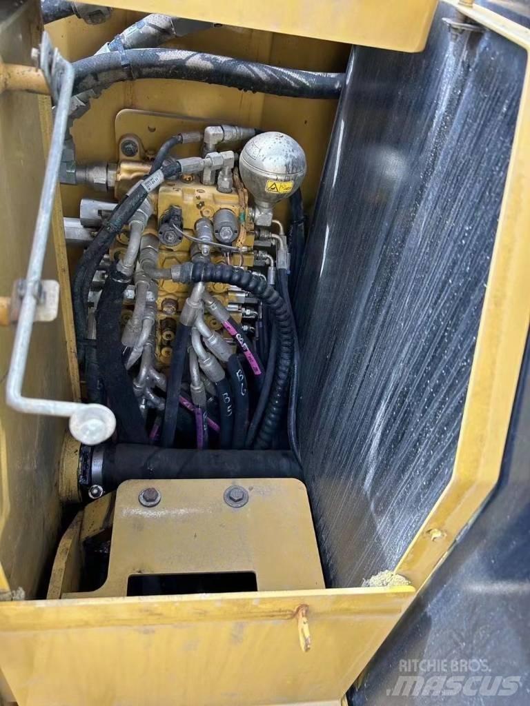 CAT 305.5E 履带挖掘机