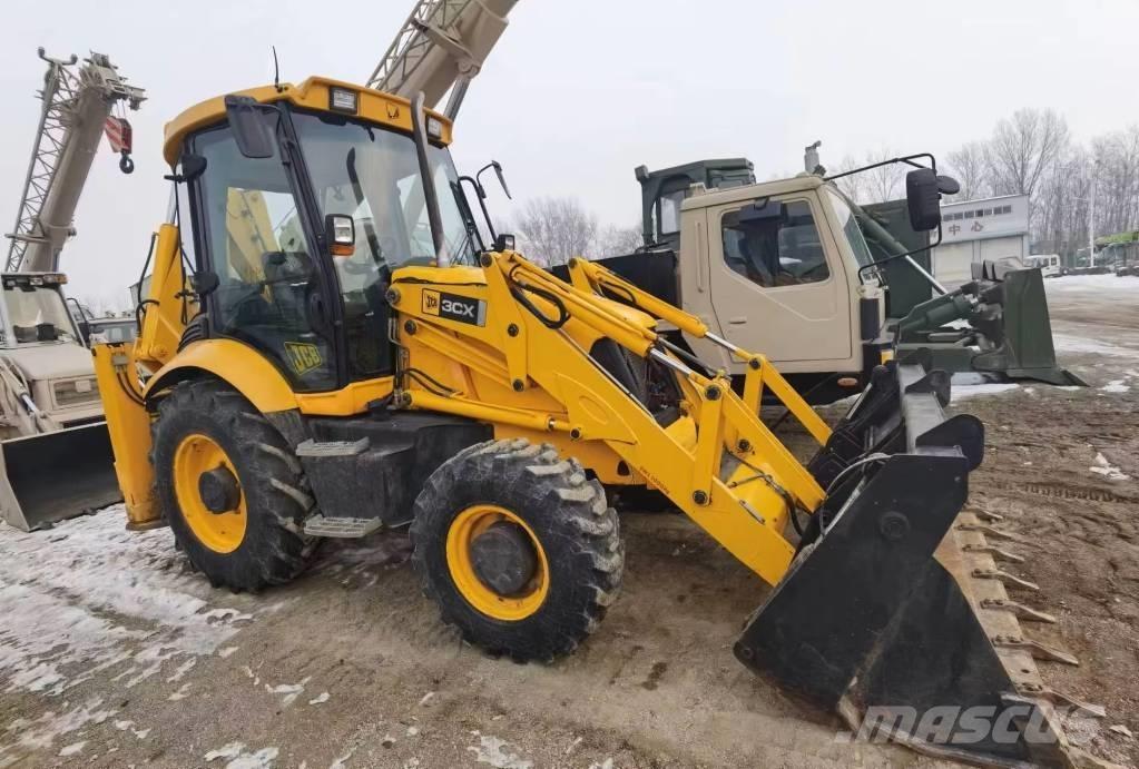 JCB 3CX 反铲装载机