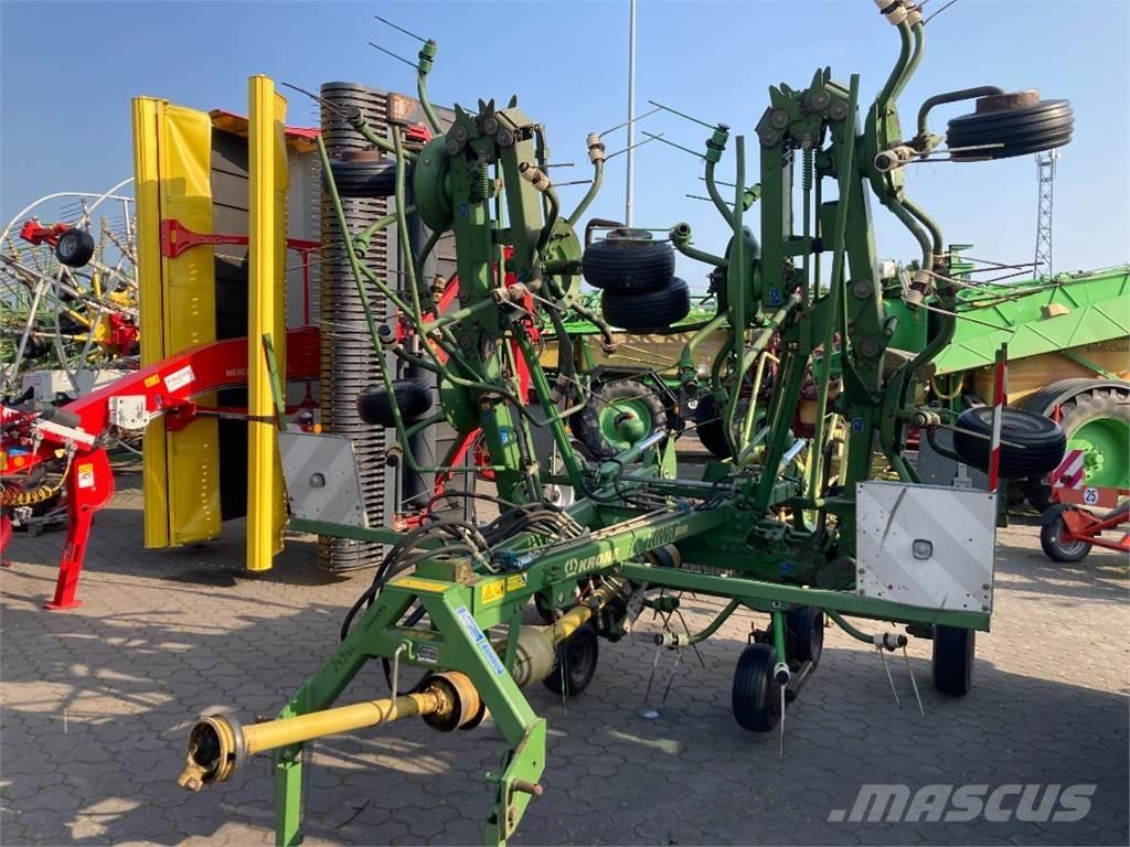 Krone KWT 8.80/8 犁耙和摊草机