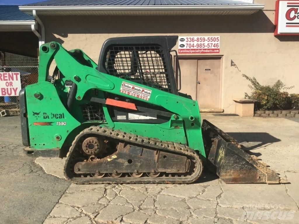 Bobcat T590 滑移装载机