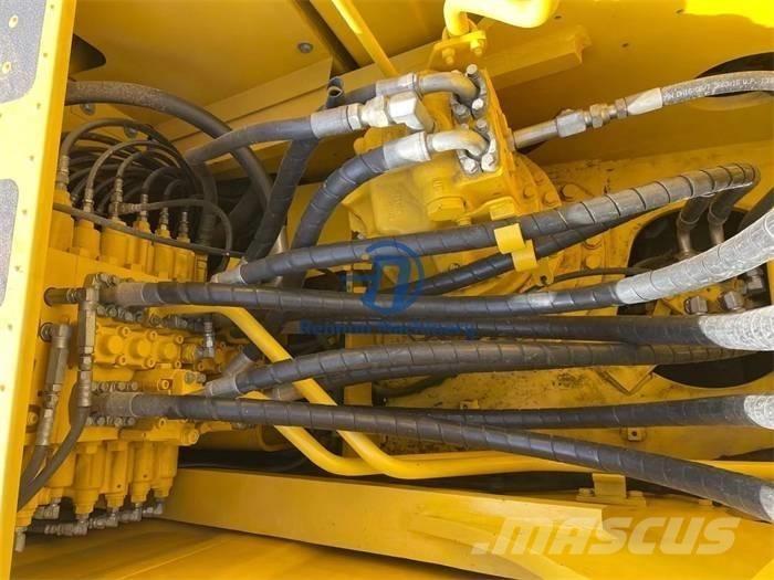 Komatsu PC 220-8 履带挖掘机