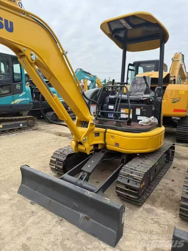 Komatsu 30 履带挖掘机