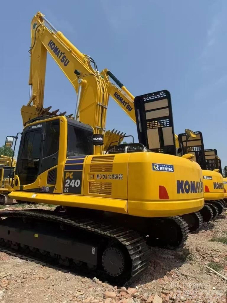 Komatsu 240LC-8 履带挖掘机