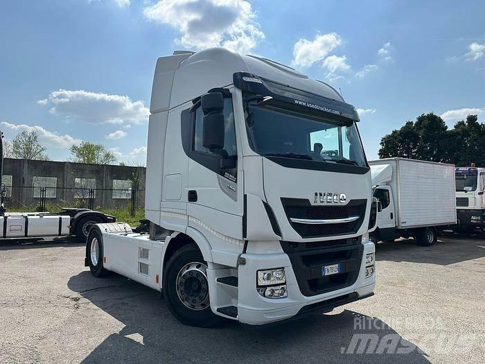 Iveco AS440E48 牵引车