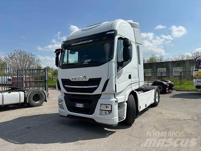 Iveco AS440E48 牵引车