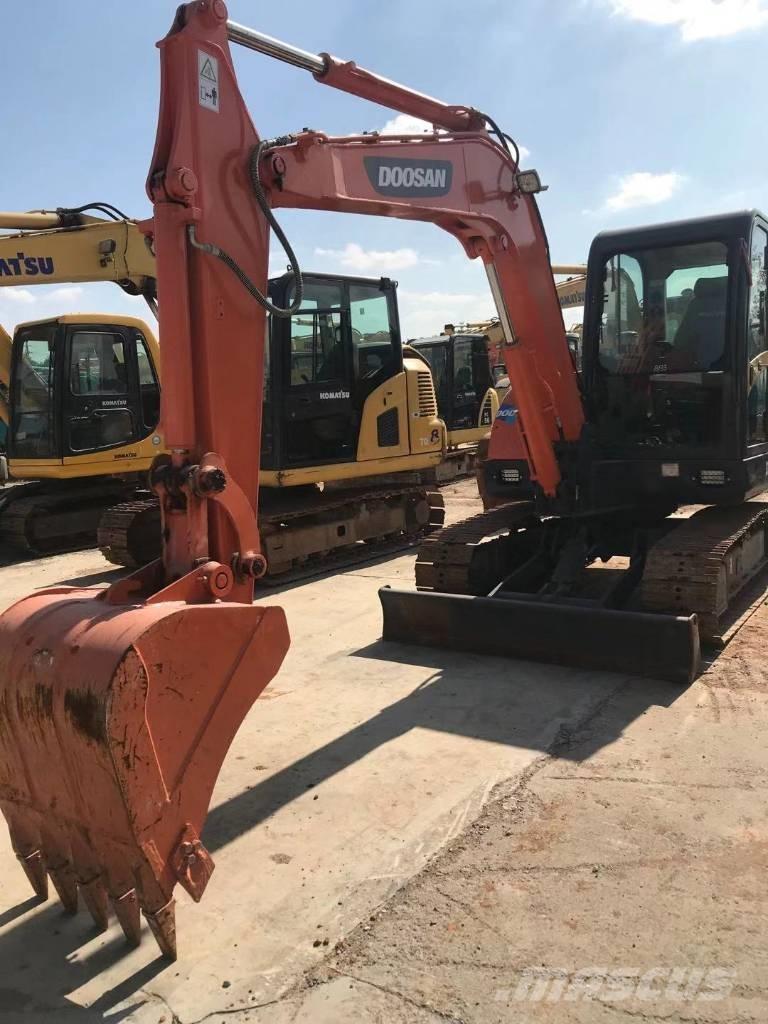 Doosan dx60 履带挖掘机