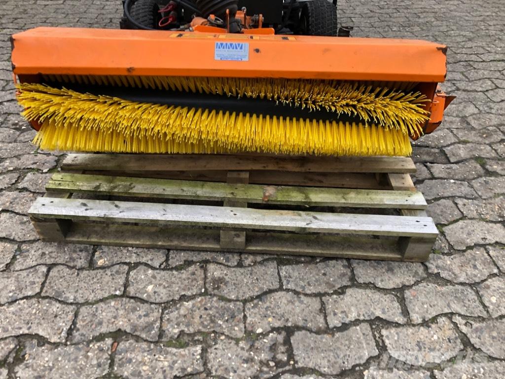 Iseki KL 110 扫地机