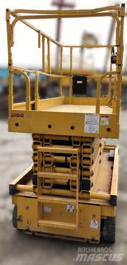 Haulotte Compact 14 剪叉式升降机