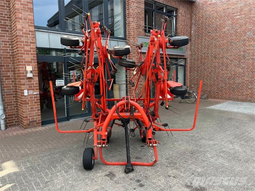 Kuhn GF8702 defekt 犁耙和摊草机