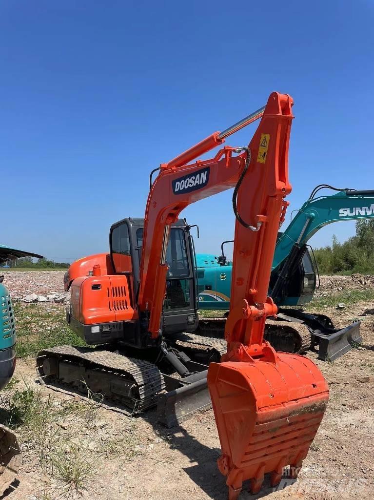 Doosan DX60 履带挖掘机
