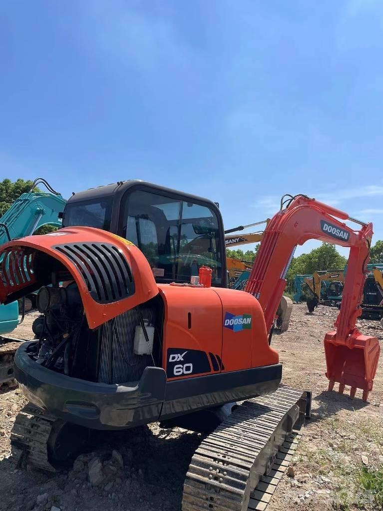 Doosan DX60 履带挖掘机