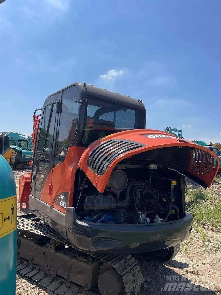 Doosan DX60 履带挖掘机