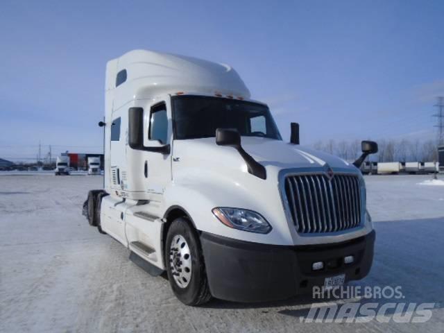 International LT 625 牵引车