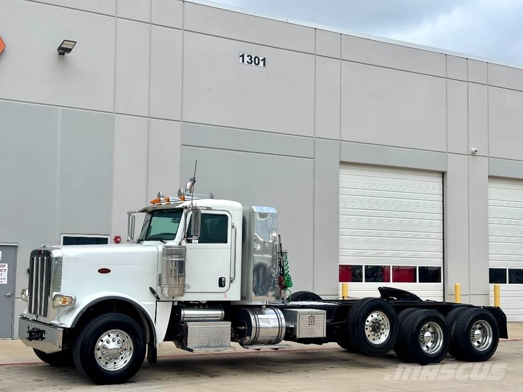 Peterbilt 388 牵引车
