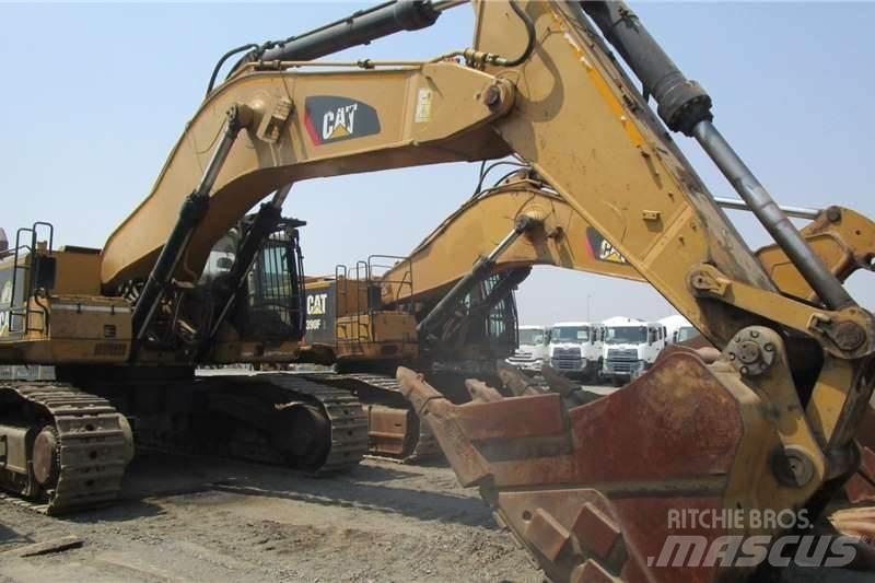 CAT 385C 小型挖掘机