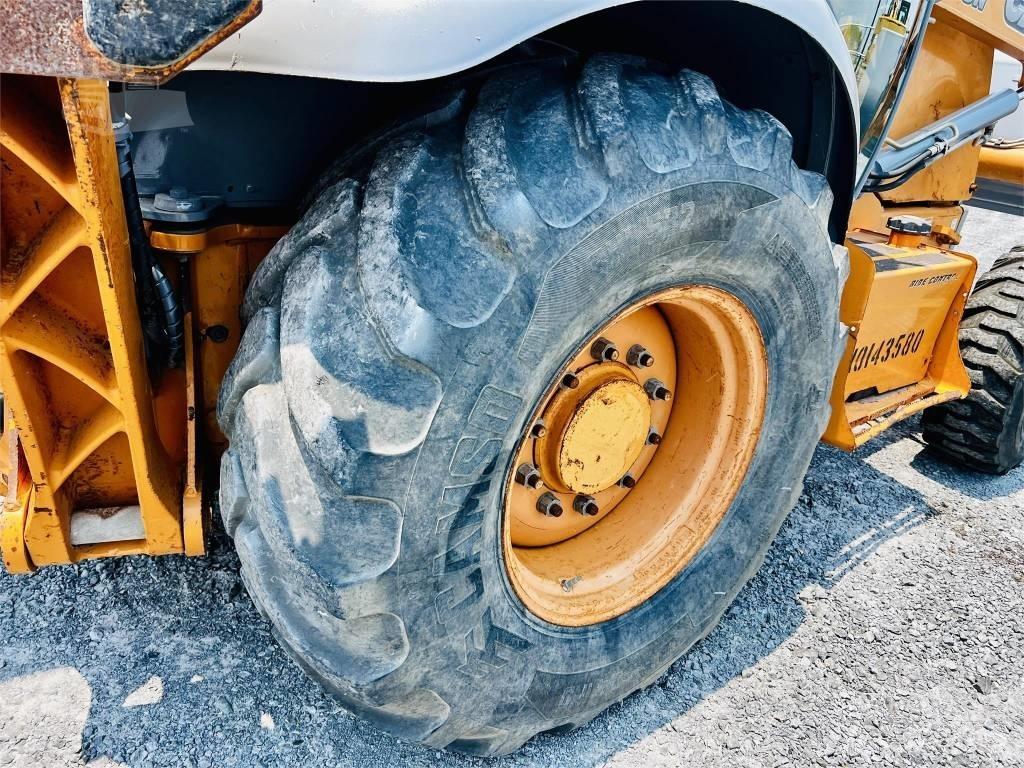 CASE 580 N 反铲装载机