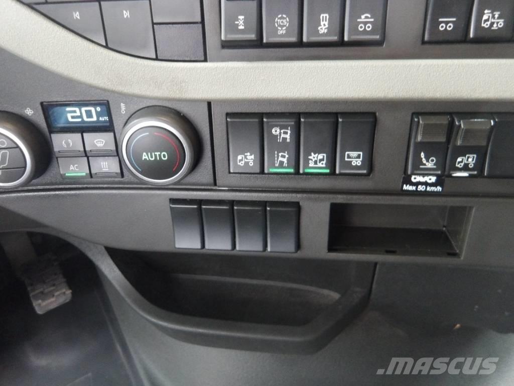 Volvo FH   12.8 6x2 集装箱叉车