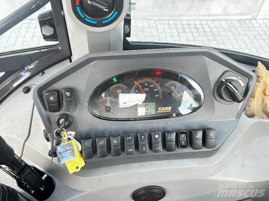 CASE 695 SV 反铲装载机