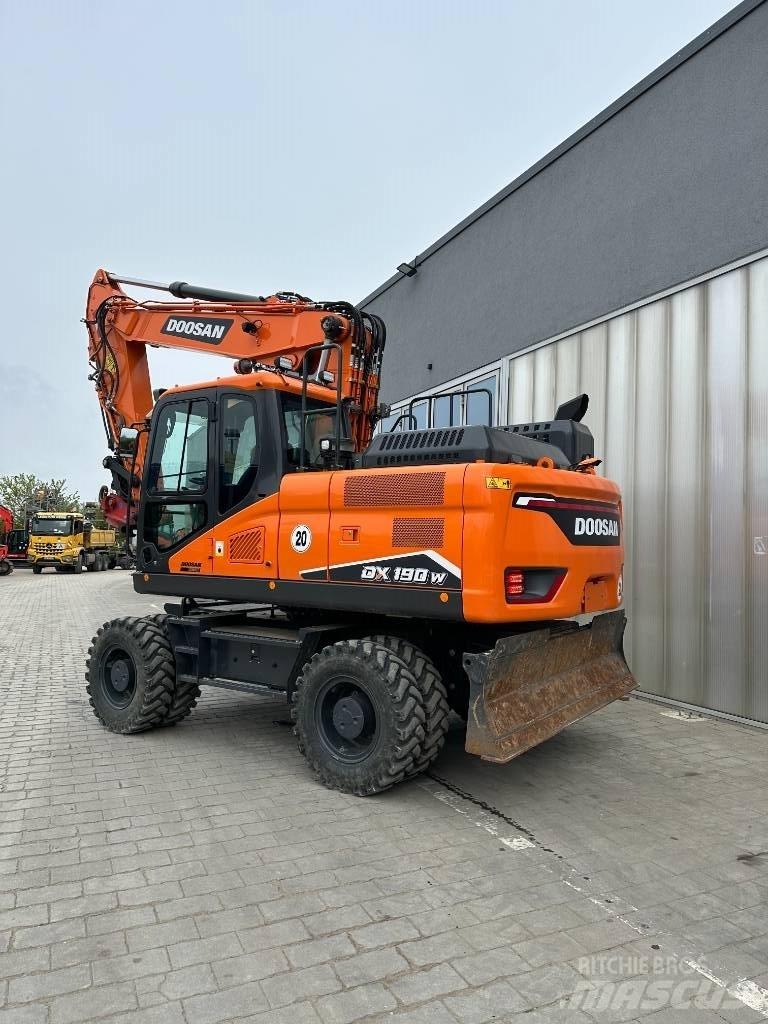 Doosan DX 190 W-7 轮式挖掘机