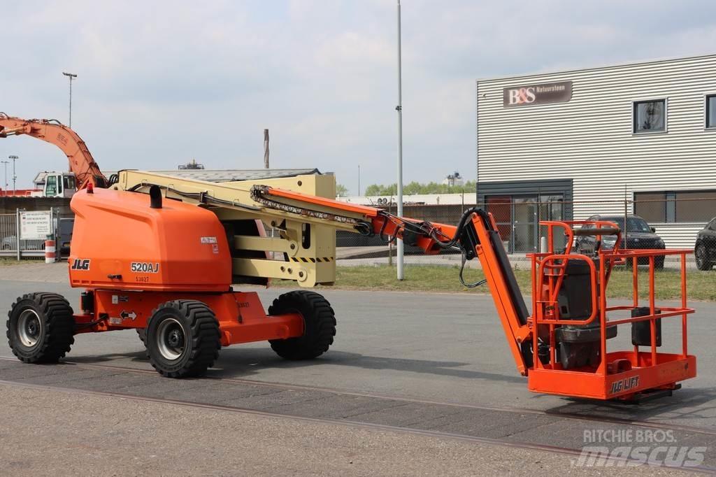 JLG 520AJ 曲臂高空工作平台