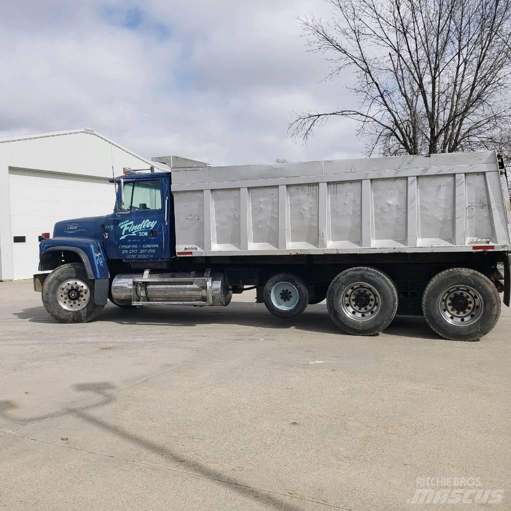 Ford L 9000 自卸式货车