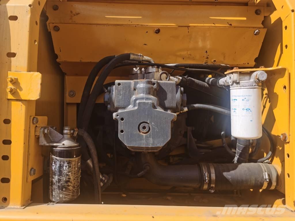 Komatsu PC 220-7 履带挖掘机
