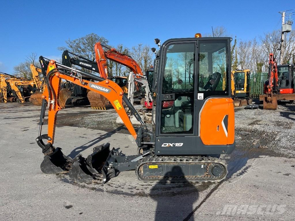 Doosan DX 19 小型挖掘机