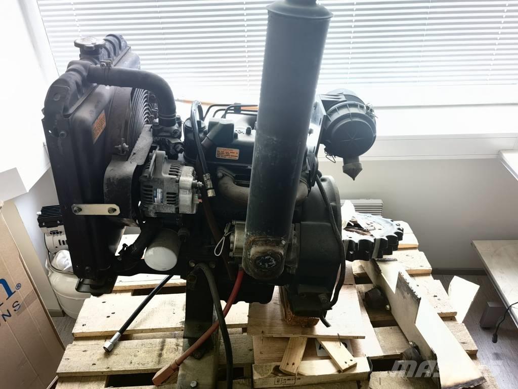 Kubota D905, D902 发动机
