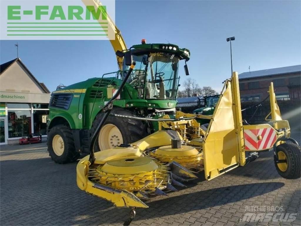 John Deere 9800 自走式青贮饲料收割机