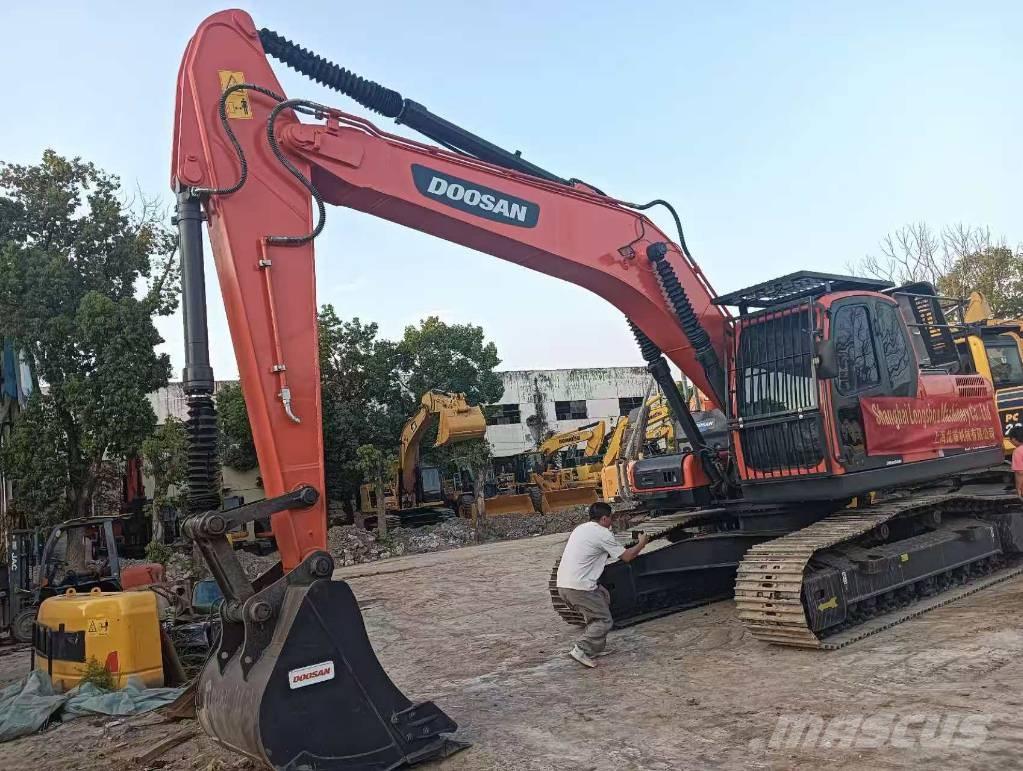 Doosan DX 225 LC 履带挖掘机