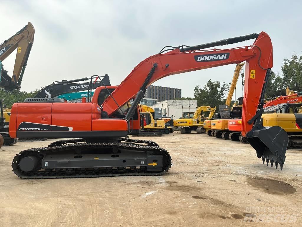 Doosan DX 225 LC-9 履带挖掘机