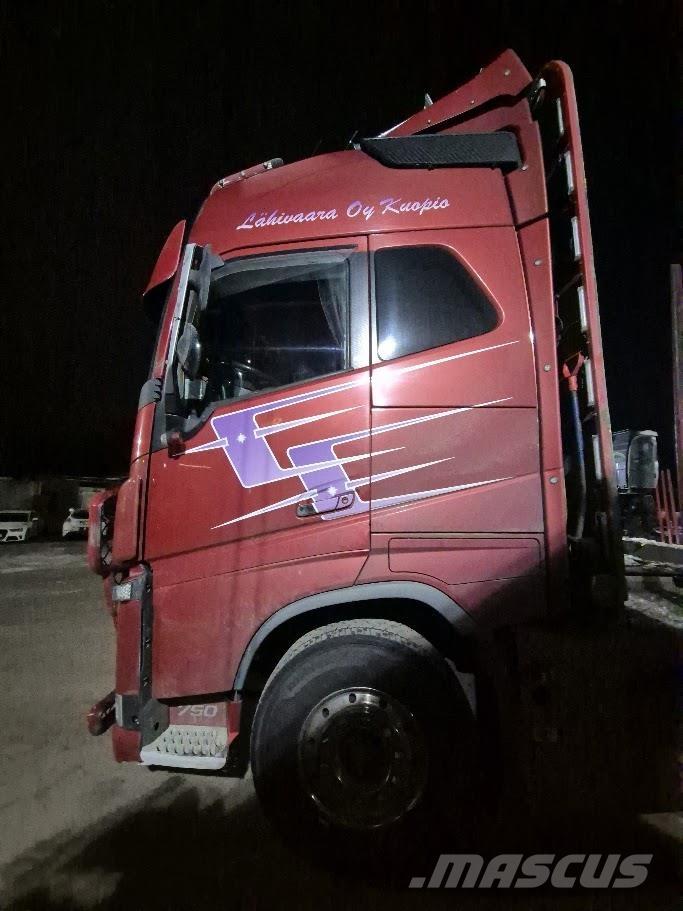 Volvo FH16 750 8x4 木材运输车