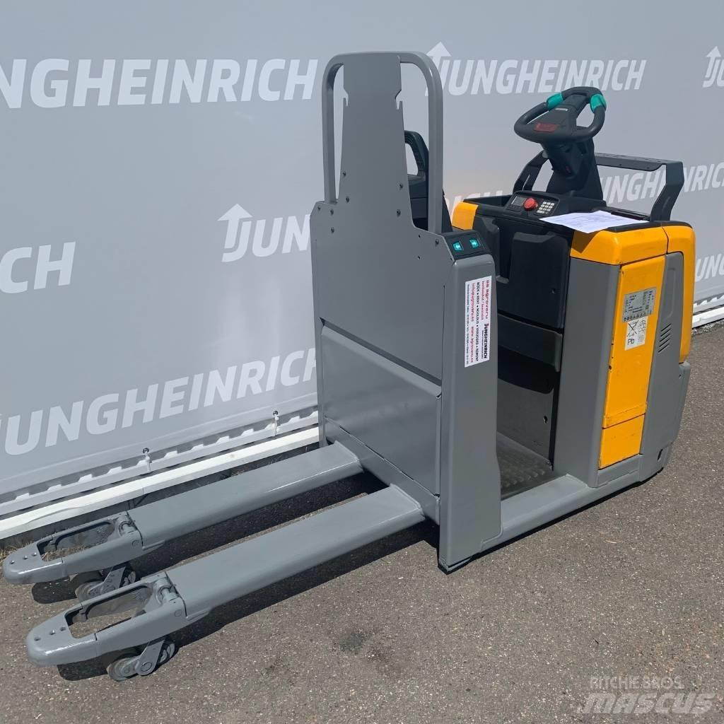 Jungheinrich ECE 220 低架装载机