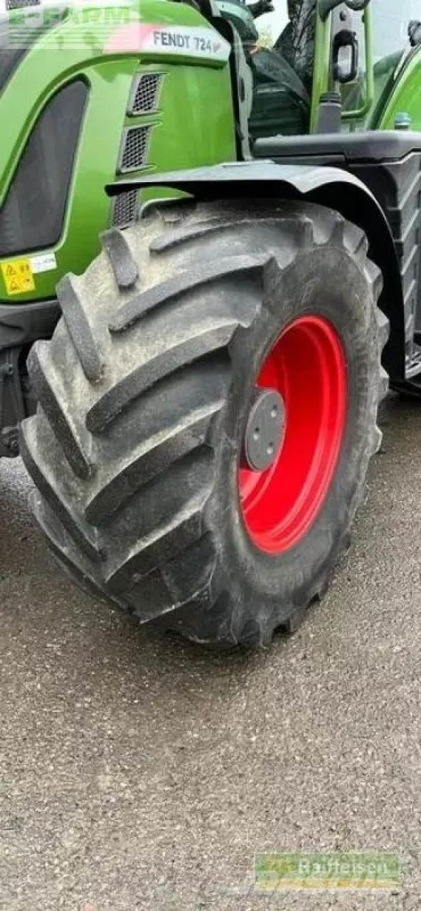 Fendt 724 vario 拖拉机/农用车