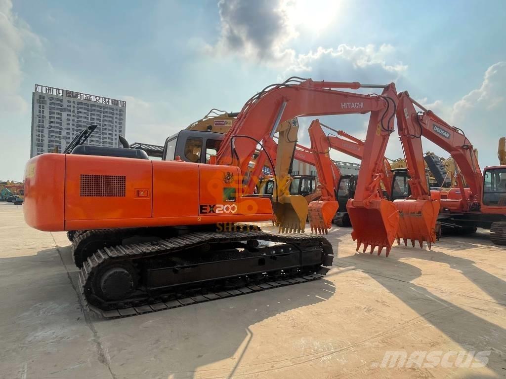 Hitachi EX 200 履带挖掘机