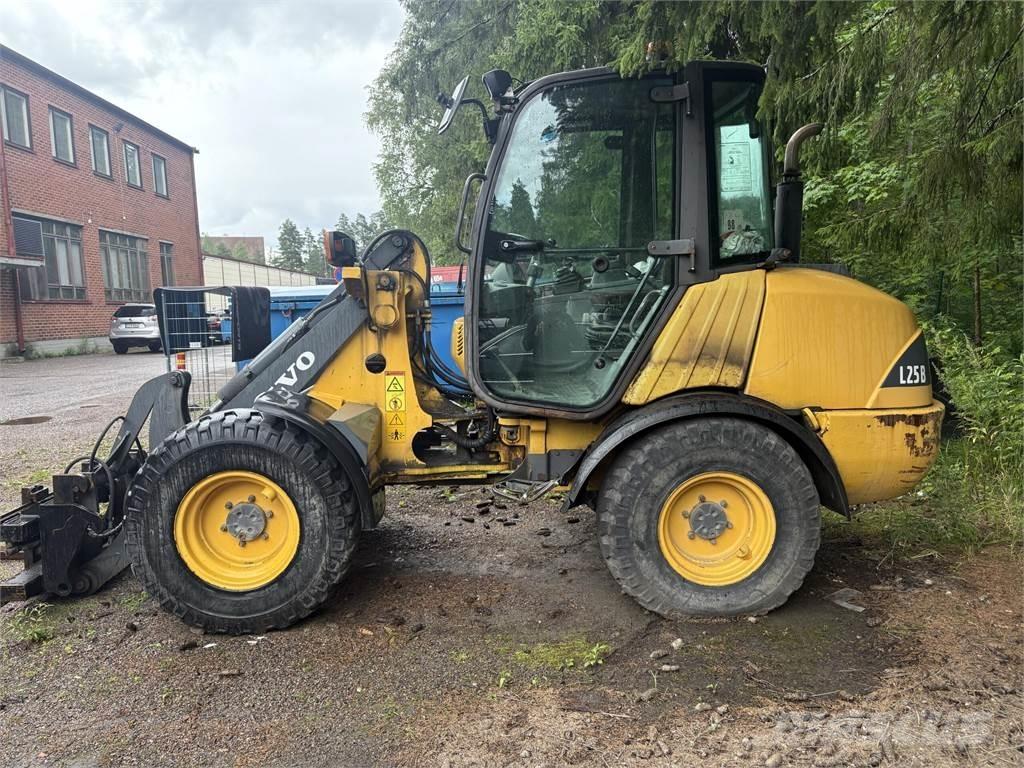 Volvo L 25 B 轮式装载机