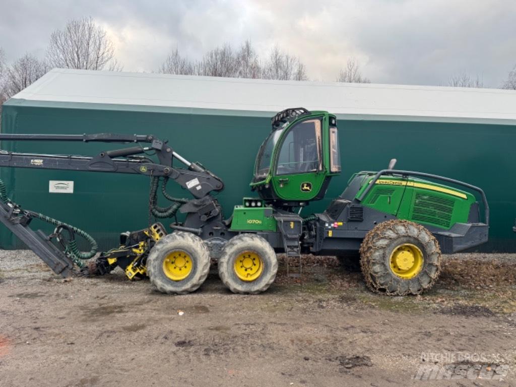 John Deere 1070G 收割机