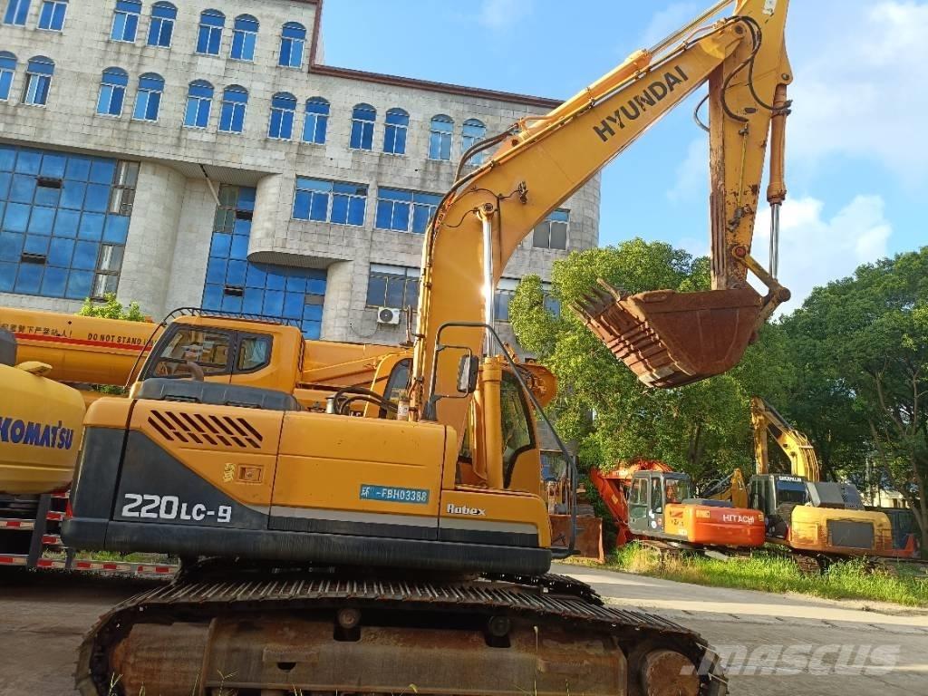 Hyundai R220LC-9 履带挖掘机