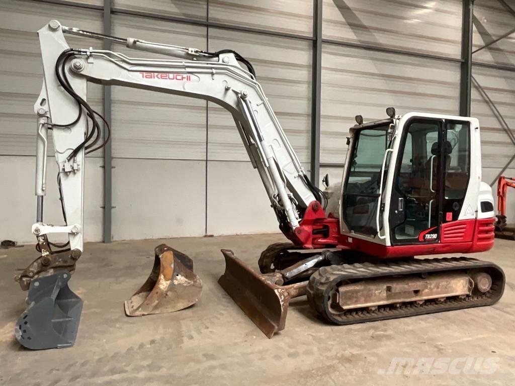 Takeuchi TB 290 中型挖掘机