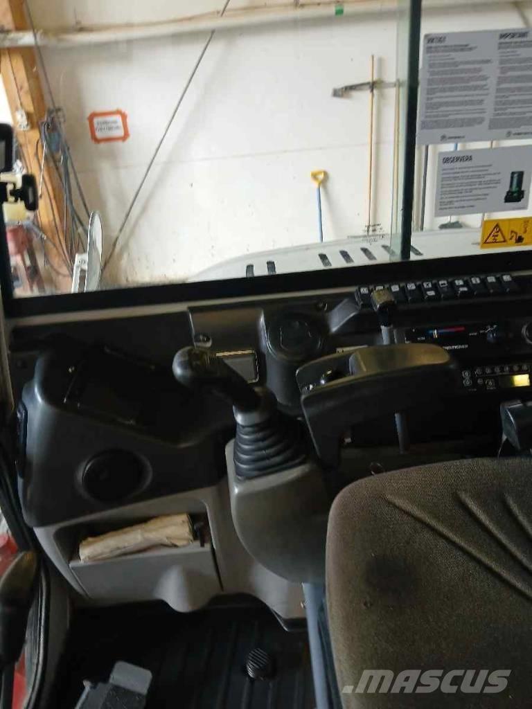 Takeuchi TB 260 小型挖掘机