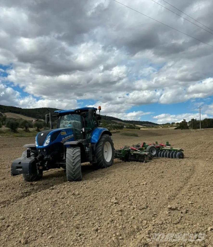 New Holland T 7.225 拖拉机/农用车