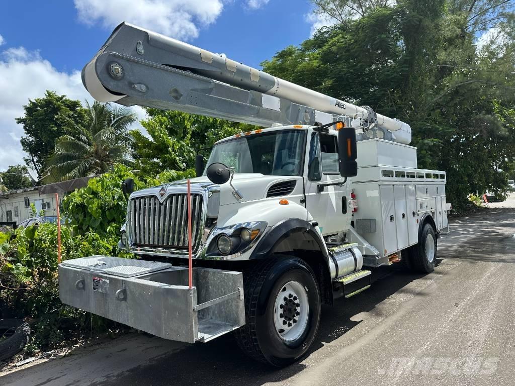 International 7300 车载式高空作业车