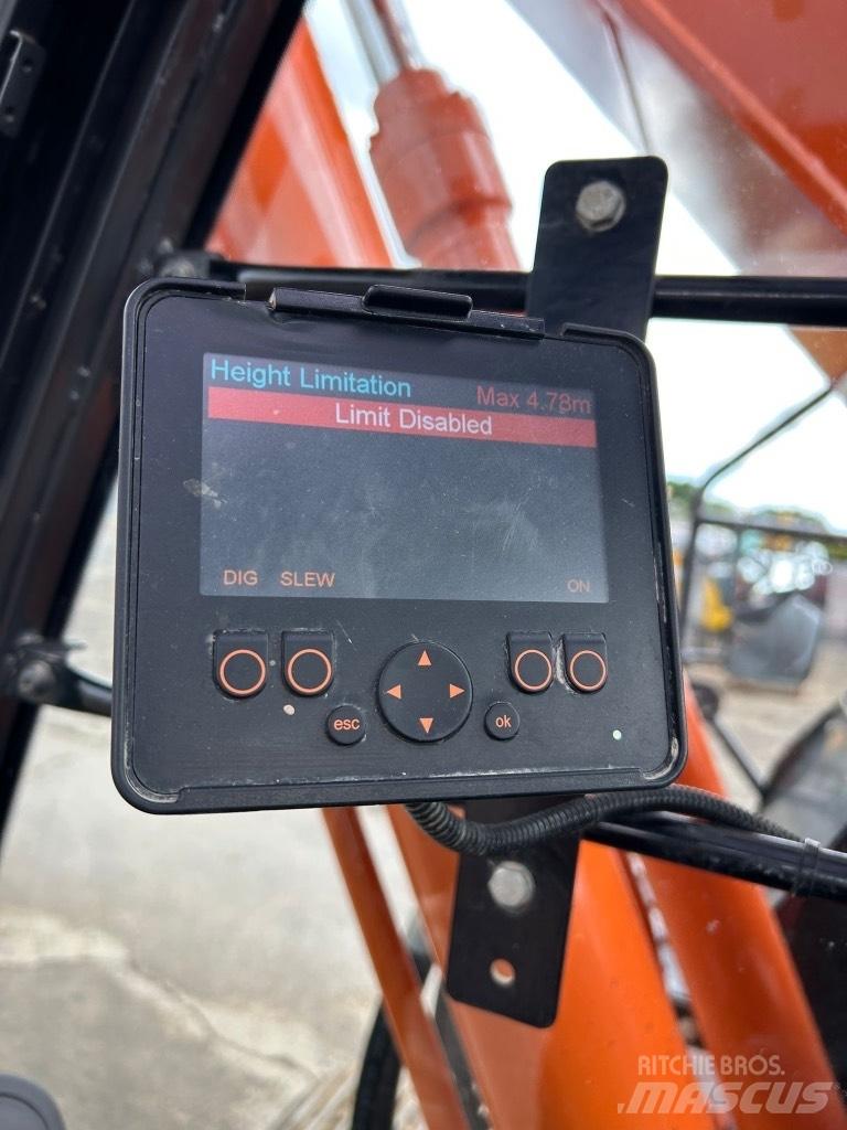 Hitachi ZX225 USLC-7 履带挖掘机