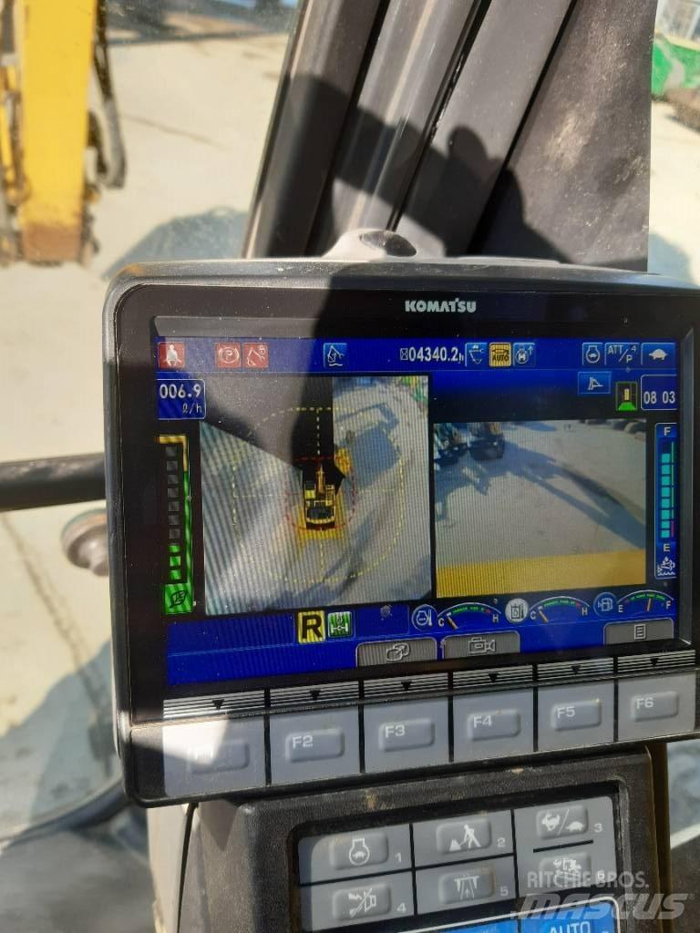Komatsu PW180-11 轮式挖掘机